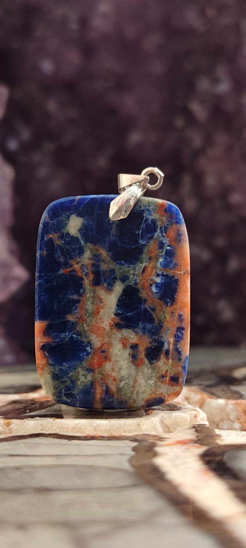 Загрузить изображение в просмотрщик галереи, Sodalite coucher de soleil du Brésil pendentif Grade A++++ &quot;Rare&quot; Sodalite coucher de soleil Sodalite/Calcite orange pendentif Dans la besace du p&#39;tit Poucet (Boutique Officielle)
