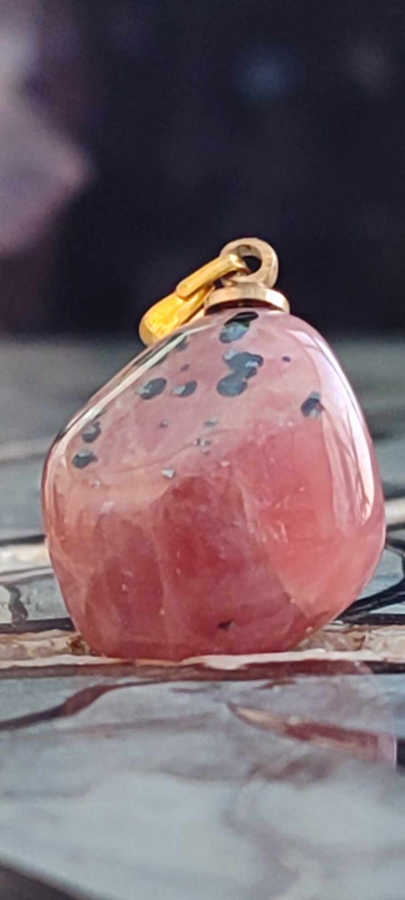 Laden Sie das Bild in Galerie -Viewer, Rhodochrosite cristallisée du Pérou pendentif Grade &quot;Extra&quot; (fourni avec cordon) Rhodochrosite cristallisée du Pérou pendentif Grade &quot;Extra&quot; Dans la besace du p&#39;tit Poucet (Boutique Officielle)
