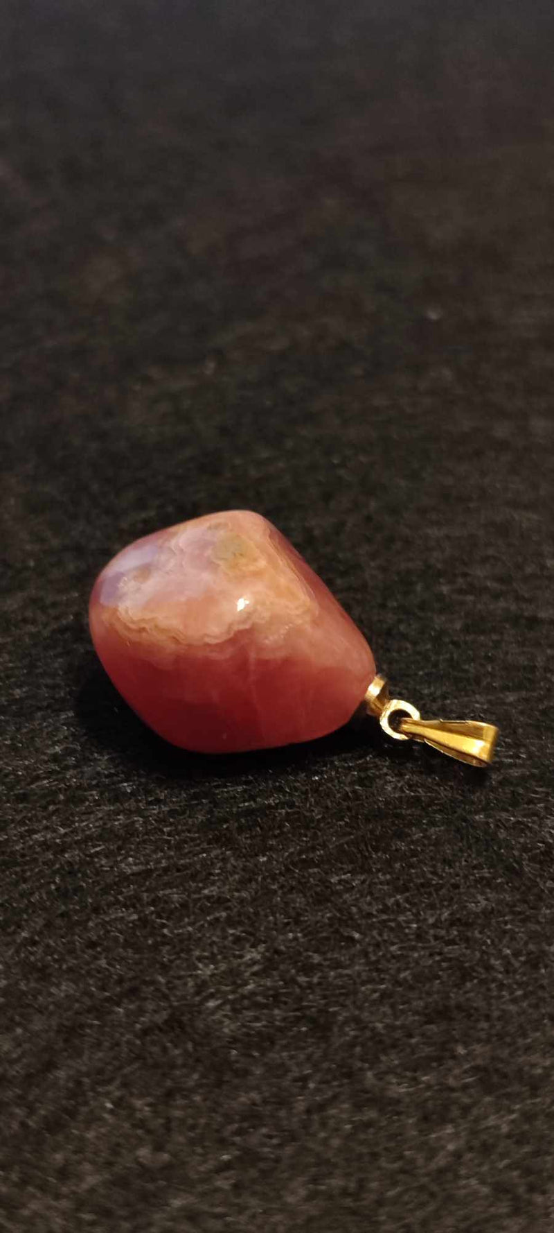 Laden Sie das Bild in Galerie -Viewer, Rhodochrosite cristallisée du Pérou pendentif Grade &quot;Extra&quot; (fourni avec cordon) Rhodochrosite cristallisée du Pérou pendentif Grade &quot;Extra&quot; Dans la besace du p&#39;tit Poucet (Boutique Officielle)
