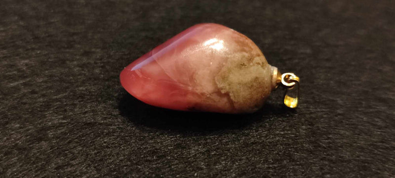 Load image into Gallery viewer, Rhodochrosite cristallisée du Pérou pendentif Grade &quot;Extra&quot; (fourni avec cordon) Rhodochrosite cristallisée du Pérou pendentif Grade &quot;Extra&quot; Dans la besace du p&#39;tit Poucet (Boutique Officielle)
