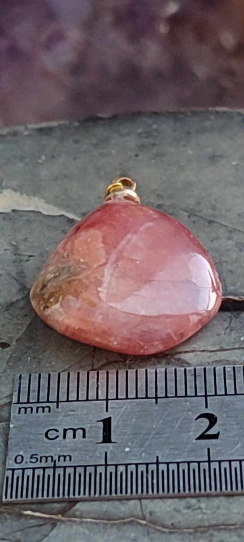 Carica immagine in Galleria Viewer, Rhodochrosite cristallisée du Pérou pendentif Grade &quot;Extra&quot; (fourni avec cordon) Rhodochrosite cristallisée du Pérou pendentif Grade &quot;Extra&quot; Dans la besace du p&#39;tit Poucet (Boutique Officielle)
