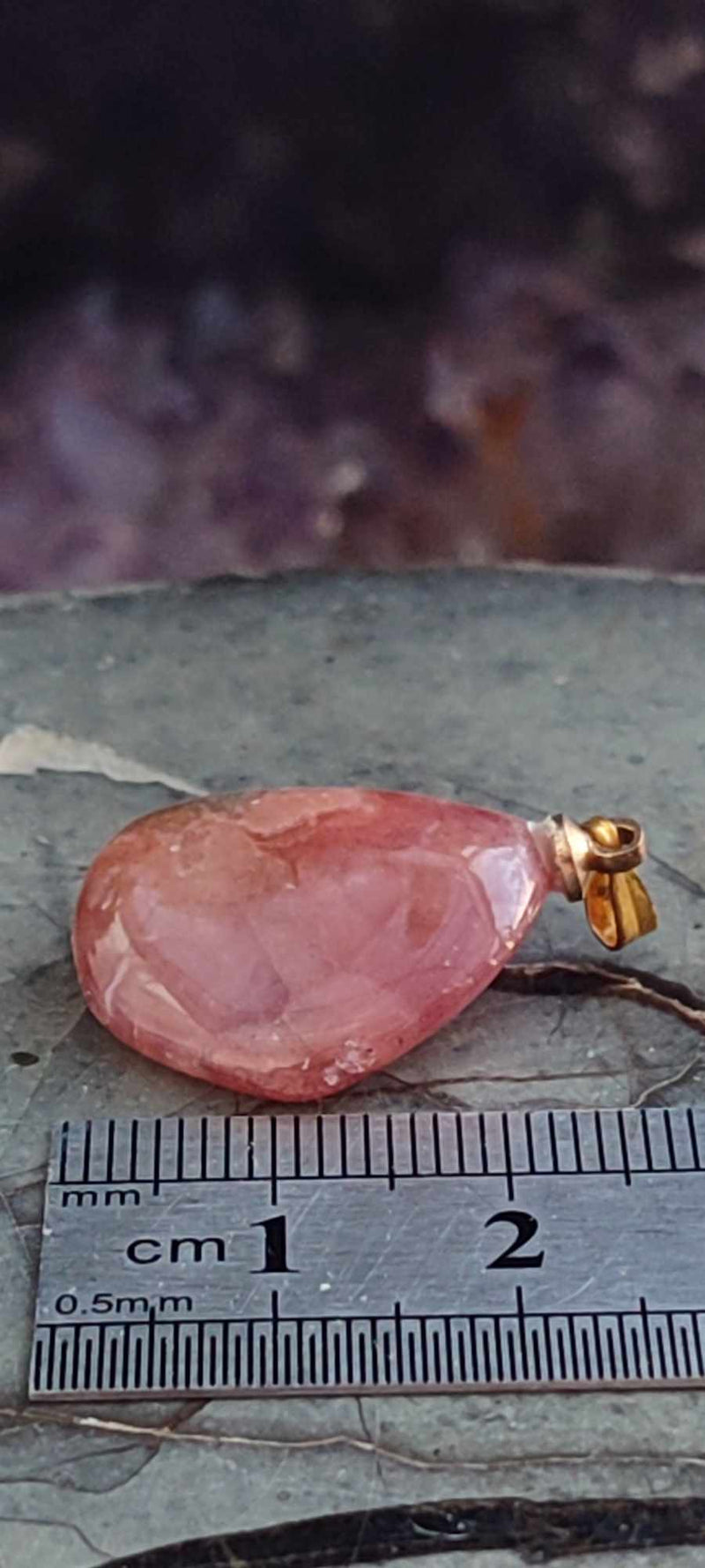 Carica immagine in Galleria Viewer, Rhodochrosite cristallisée du Pérou pendentif Grade &quot;Extra&quot; (fourni avec cordon) Rhodochrosite cristallisée du Pérou pendentif Grade &quot;Extra&quot; Dans la besace du p&#39;tit Poucet (Boutique Officielle)
