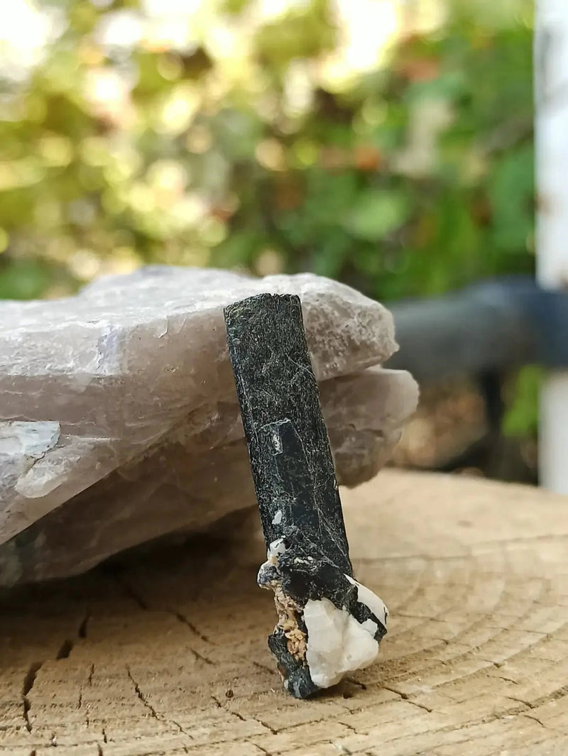 Chargez l'image dans la visionneuse de la galerie, Ægyrine N10 des Etats-Unis - Pierre brute - Grade Prémium - Ægyrine pierre brute
