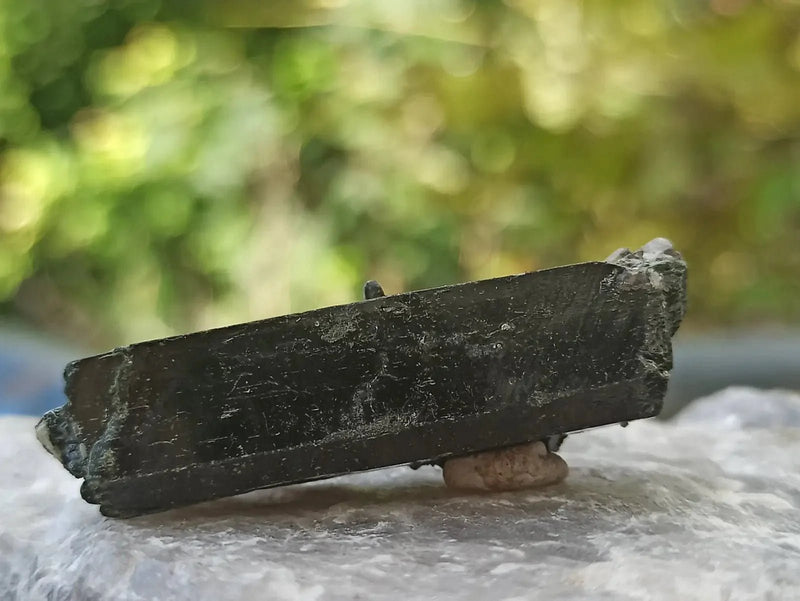 Chargez l'image dans la visionneuse de la galerie, Ægyrine N12 des Etats-Unis - Pierre brute - Grade Prémium - Ægyrine pierre brute
