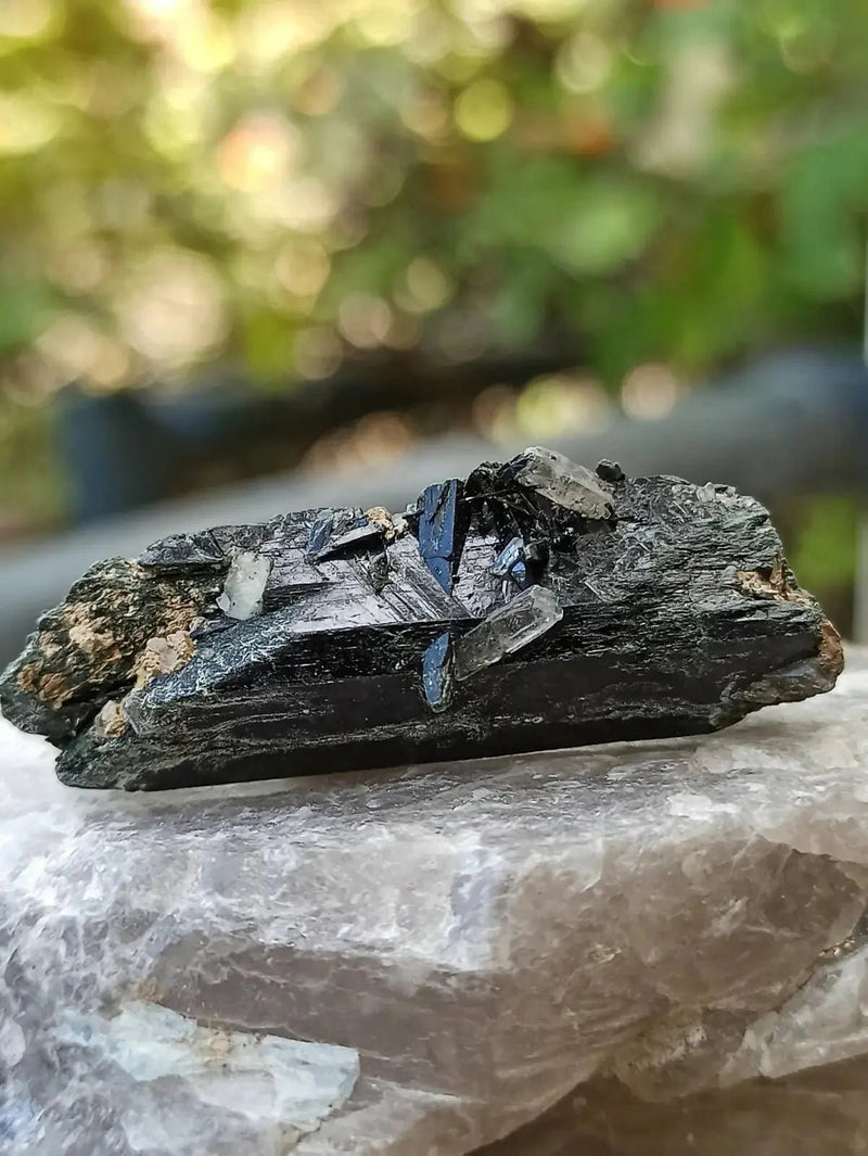 Chargez l'image dans la visionneuse de la galerie, Ægyrine N12 des Etats-Unis - Pierre brute - Grade Prémium - Ægyrine pierre brute
