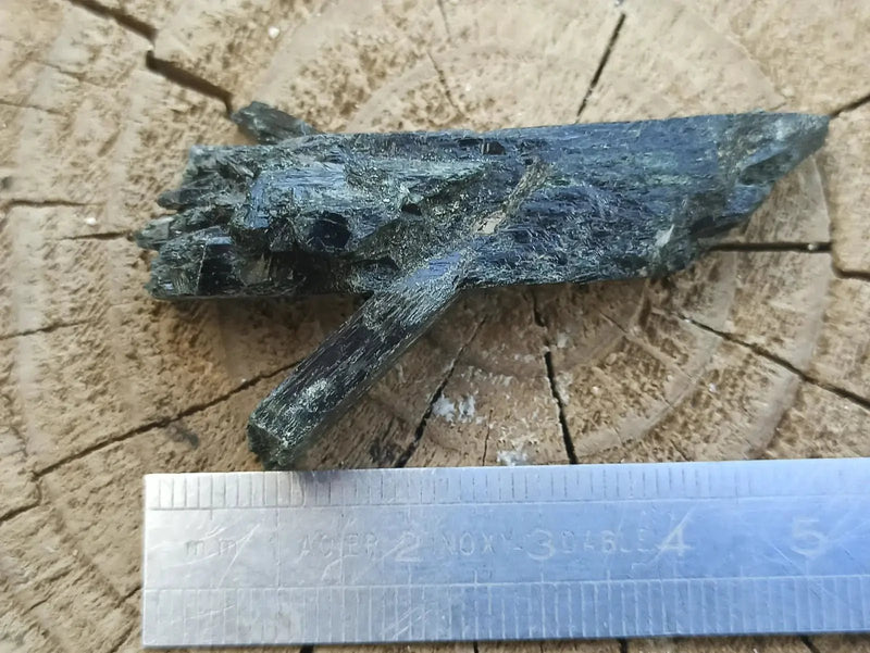 Load image into Gallery viewer, Ægyrine N16 des Etats-Unis - Pierre brute - Grade Prémium - Ægyrine pierre brute
