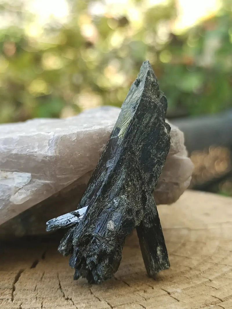 Load image into Gallery viewer, Ægyrine N16 des Etats-Unis - Pierre brute - Grade Prémium - Ægyrine pierre brute
