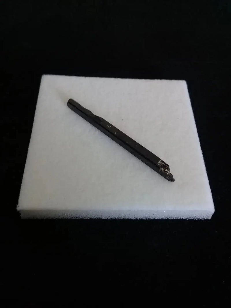 Chargez l'image dans la visionneuse de la galerie, Ægyrine N3 des Etats-Unis - Pierre brute - Grade Prémium - Ægyrine pierre brute
