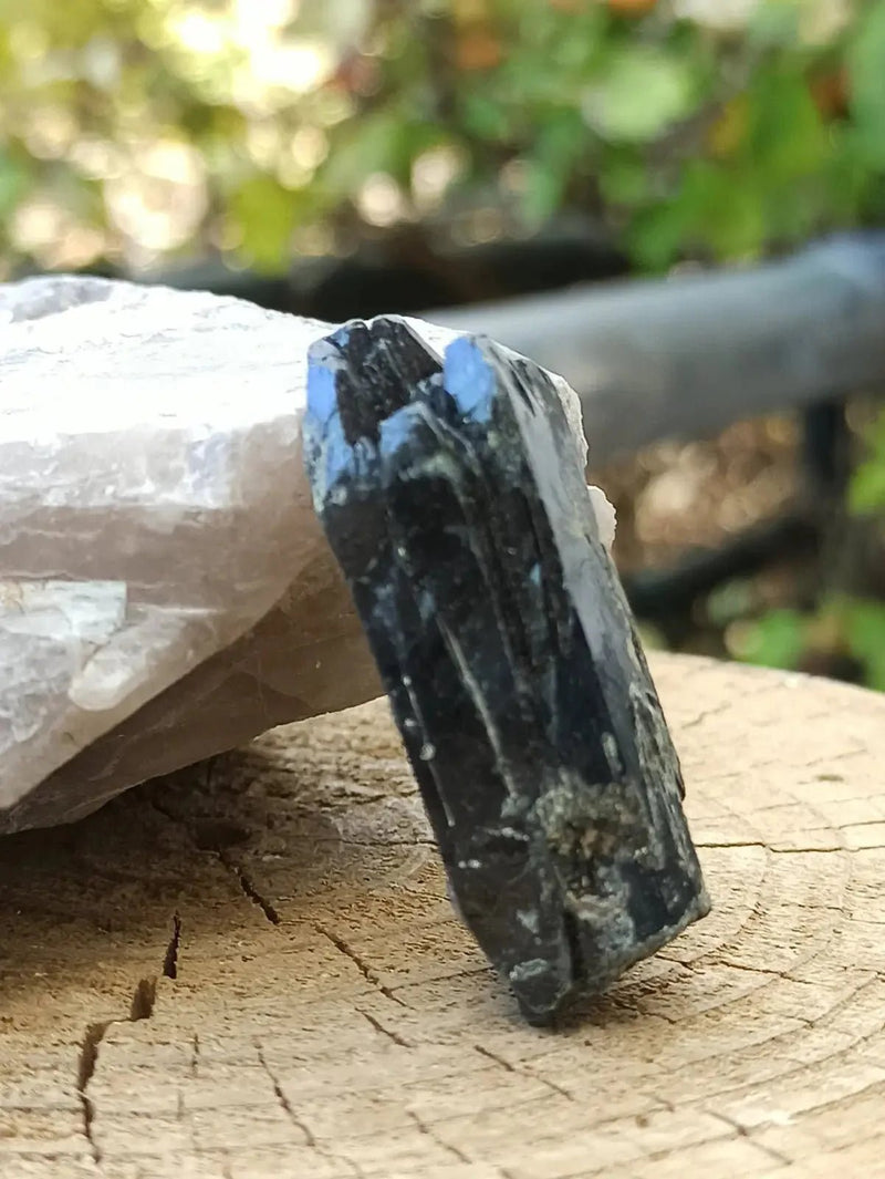 Chargez l'image dans la visionneuse de la galerie, Ægyrine N9 des Etats-Unis - Pierre brute - Grade Prémium - Ægyrine pierre brute
