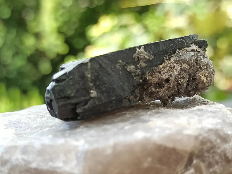 Chargez l'image dans la visionneuse de la galerie, Ægyrine N9 des Etats-Unis - Pierre brute - Grade Prémium - Ægyrine pierre brute
