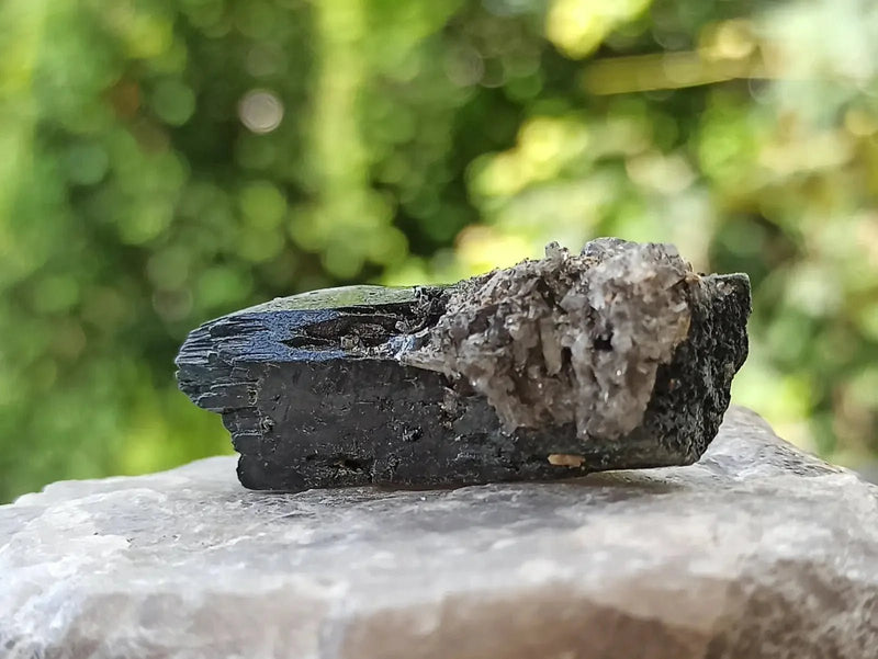 Chargez l'image dans la visionneuse de la galerie, Ægyrine N9 des Etats-Unis - Pierre brute - Grade Prémium - Ægyrine pierre brute
