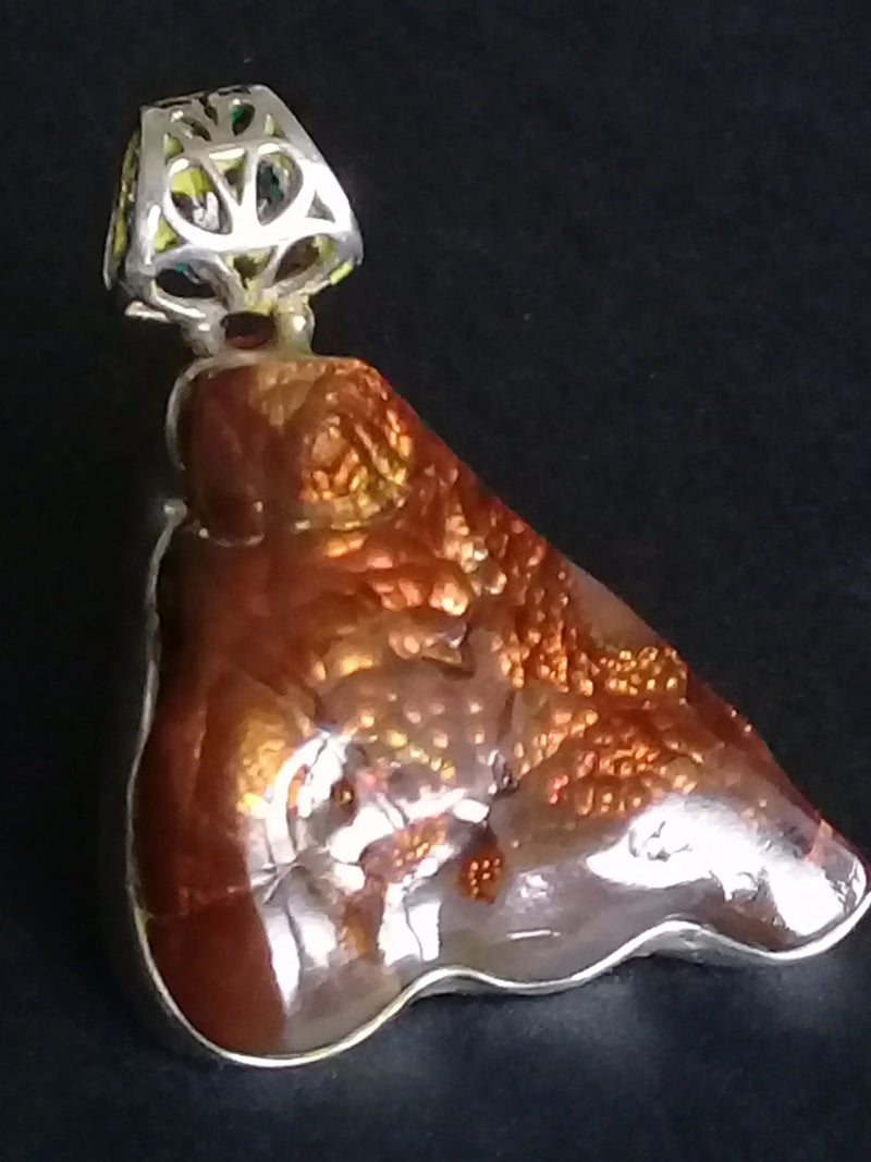 Load image into Gallery viewer, Agate de feu du Mexique (RARE) pendentif 51.45Cts Grade AAAA monté sur Argt925 (Fourni avec cordon) Agate de feu pendentif Dans la besace du p&#39;tit Poucet   
