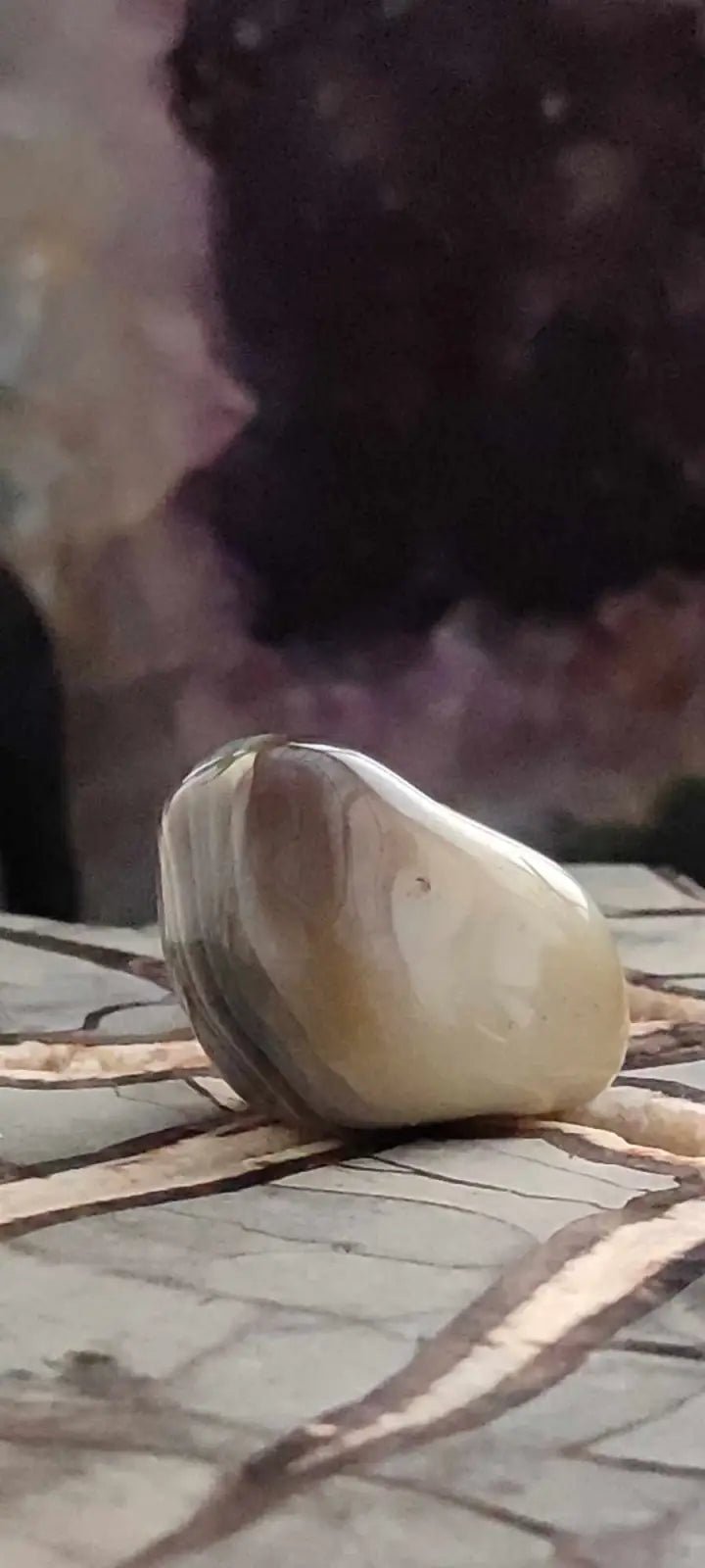 Chargez l&#39;image dans la visionneuse de la galerie, Agate du Botswana Afrique pierre roulée Grade A++++ Agate du Botswana pierre roulée
