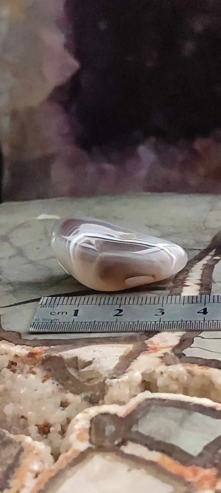 Chargez l&#39;image dans la visionneuse de la galerie, Agate du Botswana Afrique pierre roulée Grade A++++ Agate du Botswana pierre roulée
