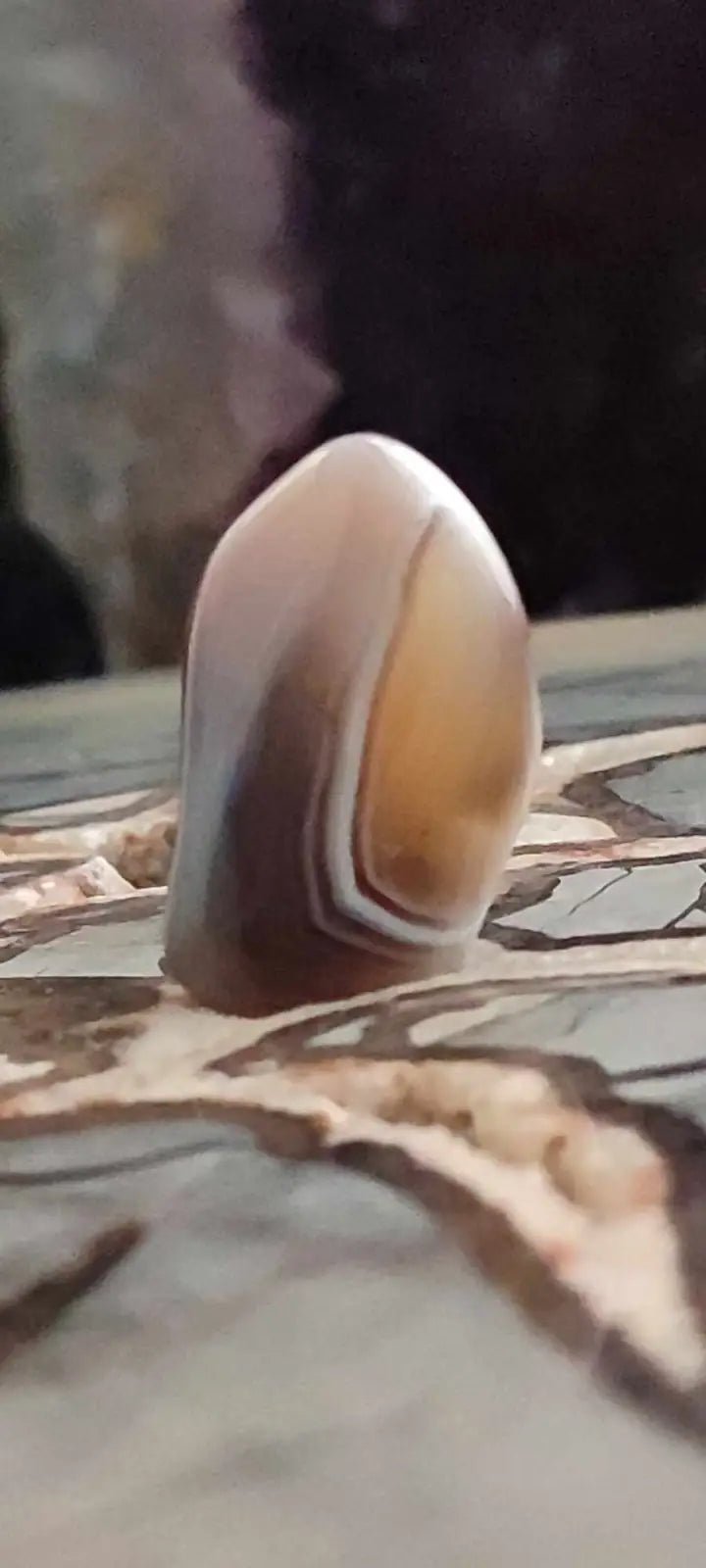 Chargez l&#39;image dans la visionneuse de la galerie, Agate du Botswana Afrique pierre roulée Grade A++++ Agate du Botswana pierre roulée
