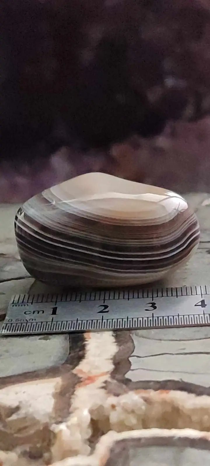 Chargez l&#39;image dans la visionneuse de la galerie, Agate du Botswana Afrique pierre roulée Grade A++++ Agate du Botswana pierre roulée
