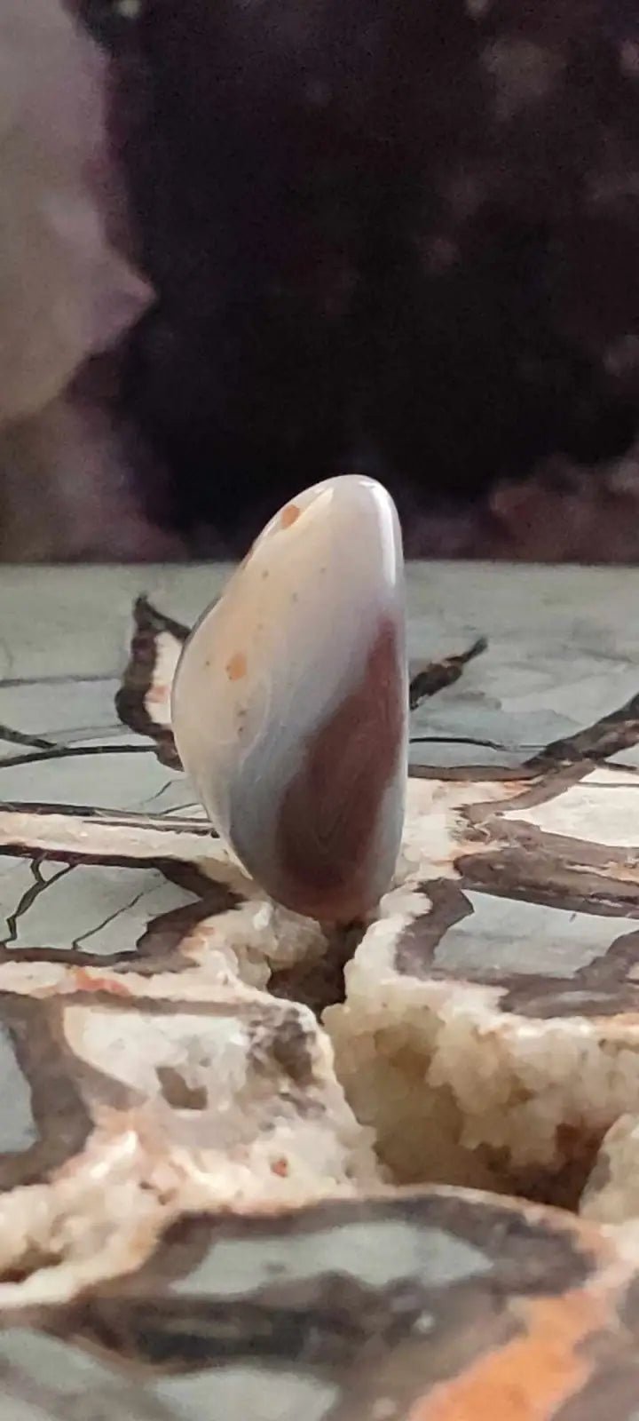 Chargez l&#39;image dans la visionneuse de la galerie, Agate du Botswana Afrique pierre roulée Grade A++++ Agate du Botswana pierre roulée
