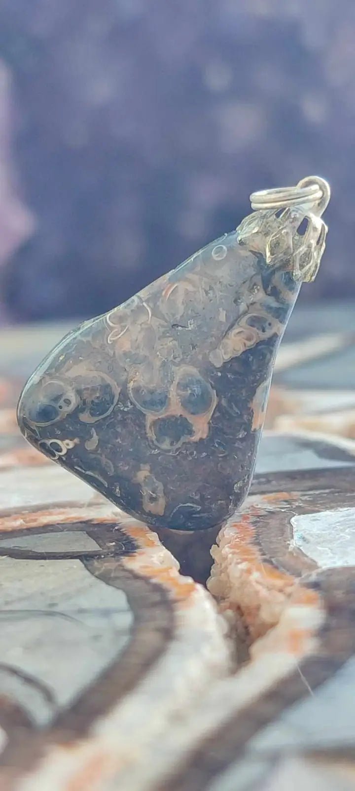 Chargez l&#39;image dans la visionneuse de la galerie, Agate Turitelle d’Uruguay pendentif Grade A++++ Agate Turitelles fossile pendentif
