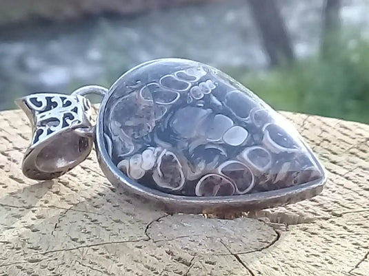 Agate Turitelle d’Uruguay pendentif monté sur argent 925 Grade A++++ Agate Turitelles fossile pendentif