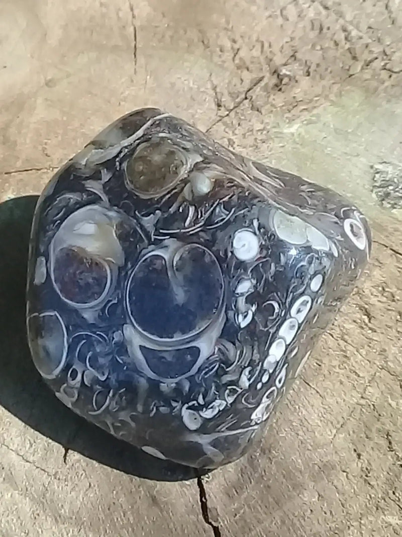 Chargez l&#39;image dans la visionneuse de la galerie, Agate Turitelle d’Uruguay pierre roulée Grade A++++ Agate Turitelle pierre roulée
