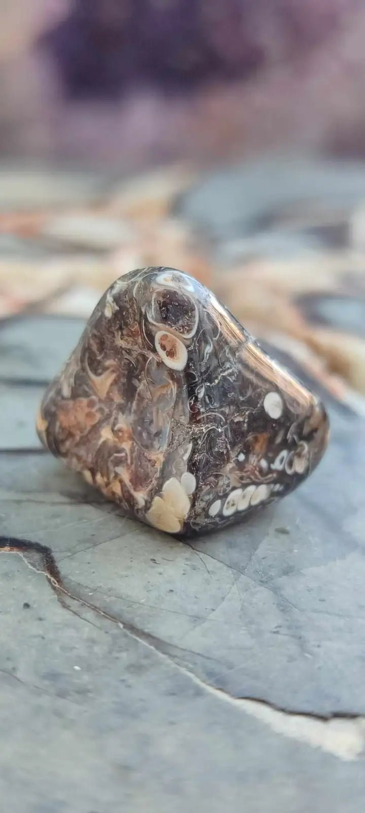 Chargez l&#39;image dans la visionneuse de la galerie, Agate Turitelle d’Uruguay pierre roulée Grade A++++ Agate Turitelle pierre roulée
