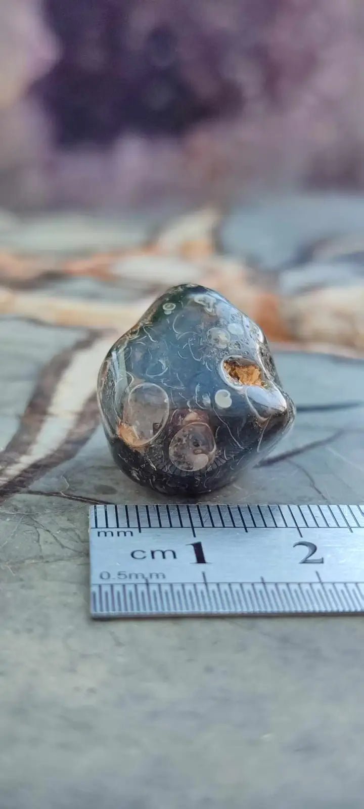 Chargez l&#39;image dans la visionneuse de la galerie, Agate Turitelle d’Uruguay pierre roulée Grade A++++ Agate Turitelle pierre roulée
