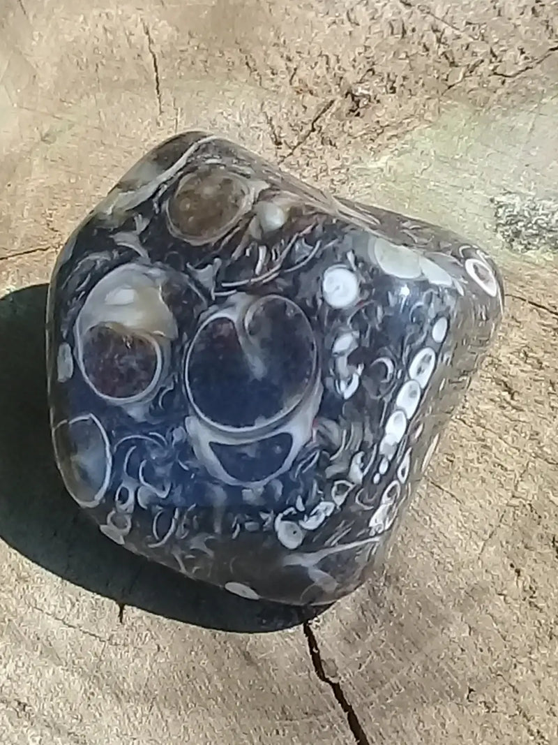 Chargez l&#39;image dans la visionneuse de la galerie, Agate Turitelle d’Uruguay pierre roulée Grade A++++ Agate Turitelle pierre roulée
