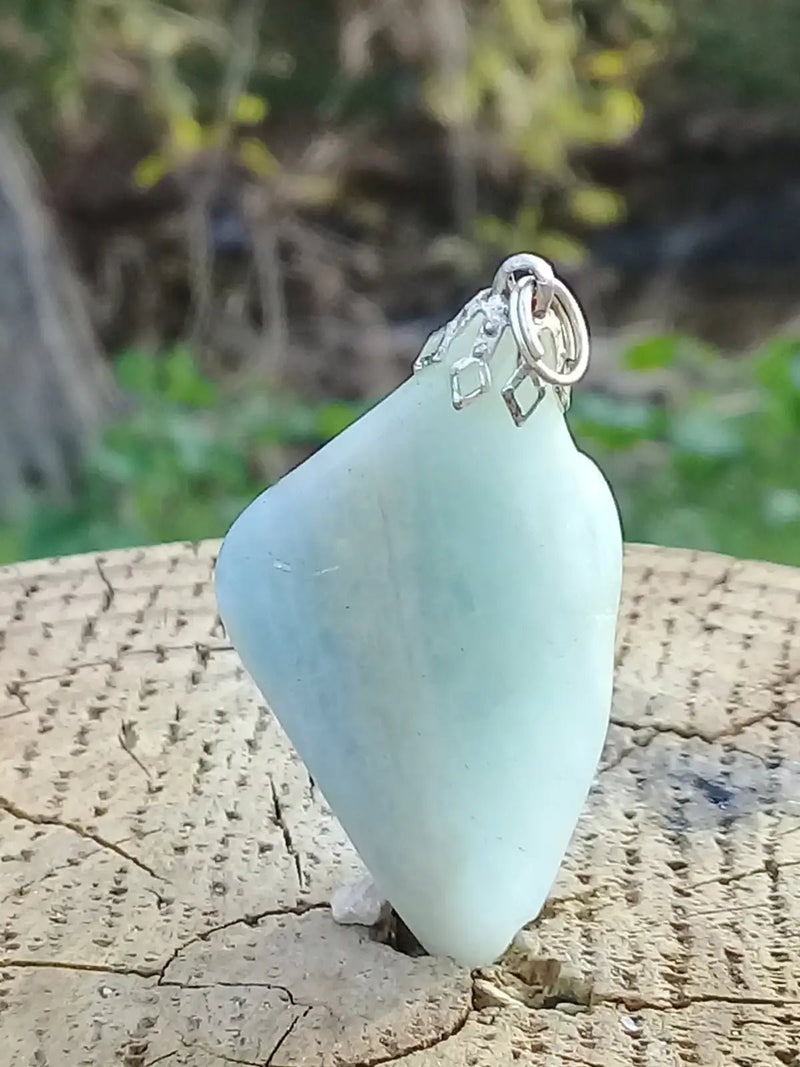 Load image into Gallery viewer, Aigue-Marine pendentif Grade A +++ (Fourni avec cordon) Aigue-Marine pendentif
