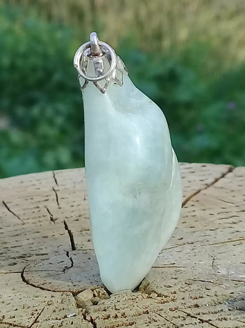 Load image into Gallery viewer, Aigue-Marine pendentif Grade A +++ (Fourni avec cordon) Aigue-Marine pendentif
