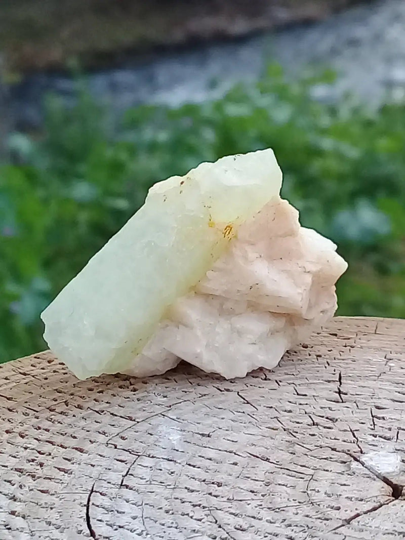 Load image into Gallery viewer, Aigue marine pierre brute Grade A ++++ Aigue-Marine pierre brute
