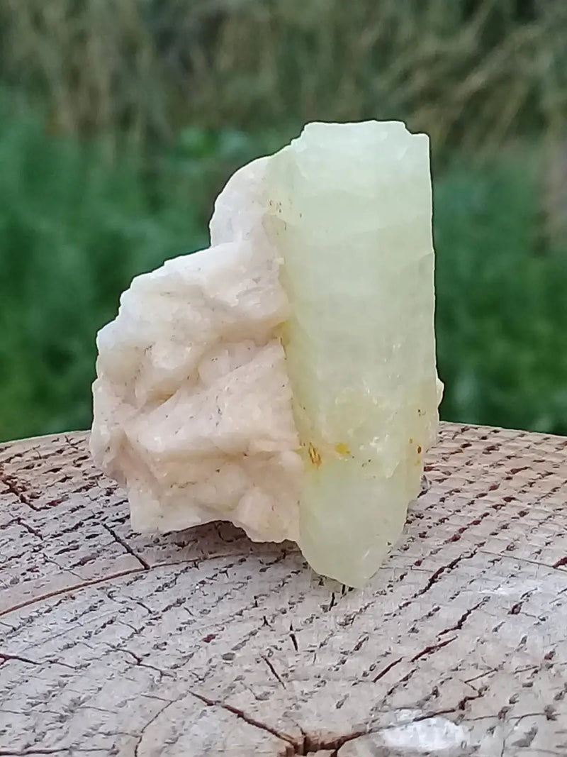 Load image into Gallery viewer, Aigue marine pierre brute Grade A ++++ Aigue-Marine pierre brute
