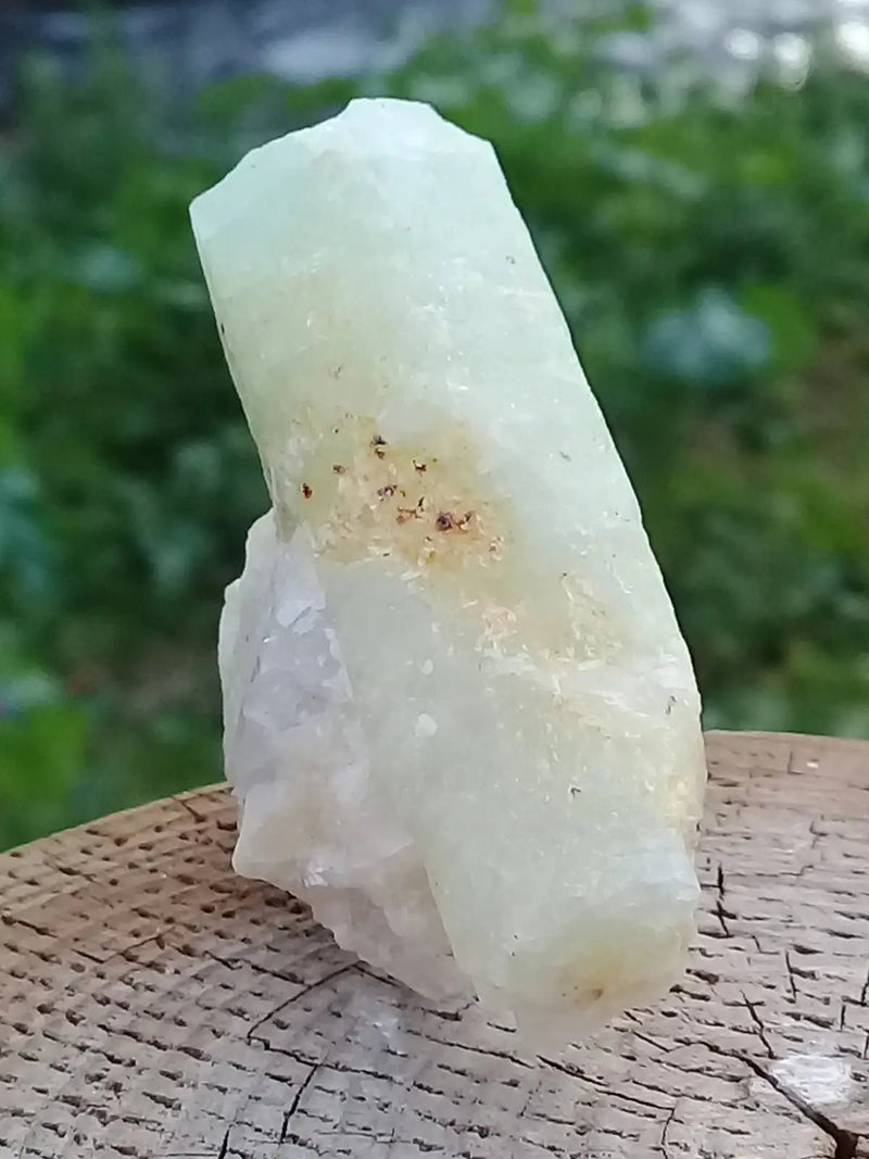 Load image into Gallery viewer, Aigue marine pierre brute Grade A ++++ Aigue-Marine pierre brute
