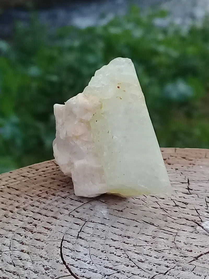 Load image into Gallery viewer, Aigue marine pierre brute Grade A ++++ Aigue-Marine pierre brute
