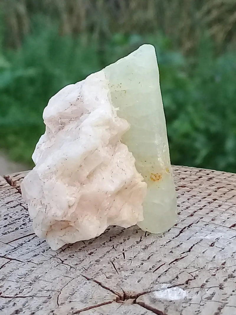 Load image into Gallery viewer, Aigue marine pierre brute Grade A ++++ Aigue-Marine pierre brute
