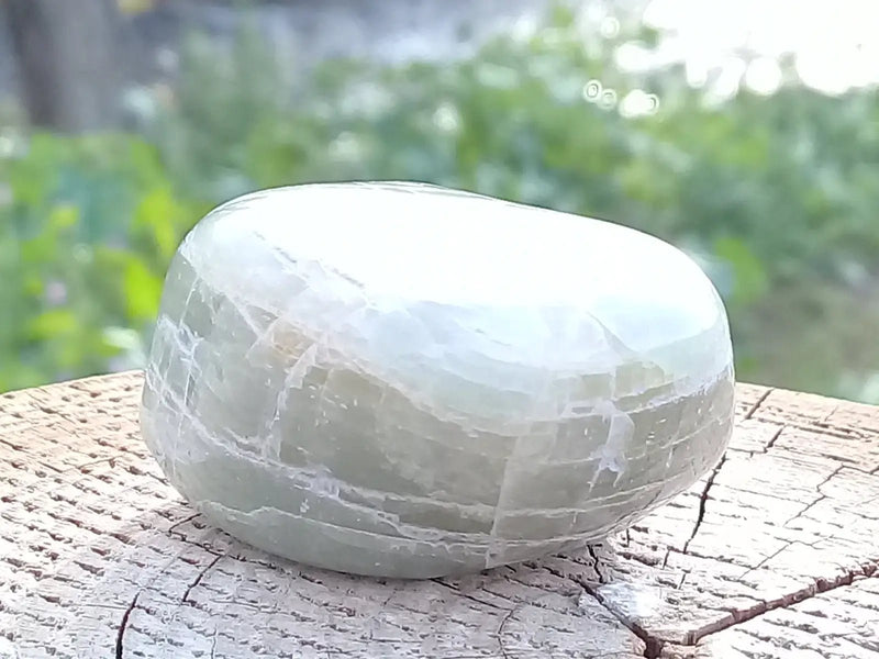 Load image into Gallery viewer, Aigue marine pierre roulée Grade A ++++ Aigue marine pierre roulée
