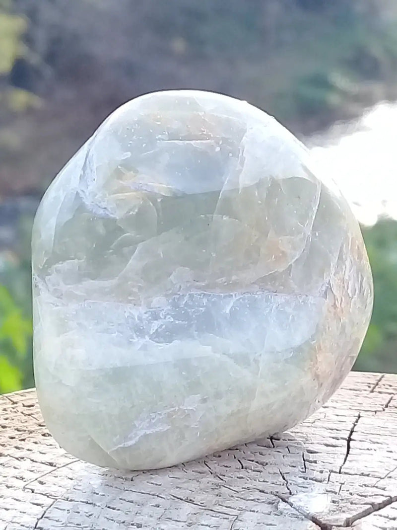 Load image into Gallery viewer, Aigue marine pierre roulée Grade A ++++ Aigue-Marine pierre roulée
