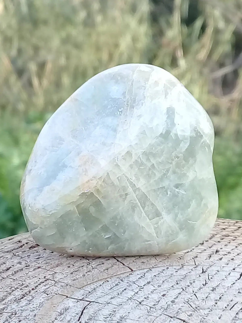 Load image into Gallery viewer, Aigue marine pierre roulée Grade A ++++ Aigue-Marine pierre roulée
