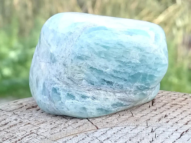 Load image into Gallery viewer, Aigue marine pierre roulée Grade A ++++ Aigue-Marine pierre roulée
