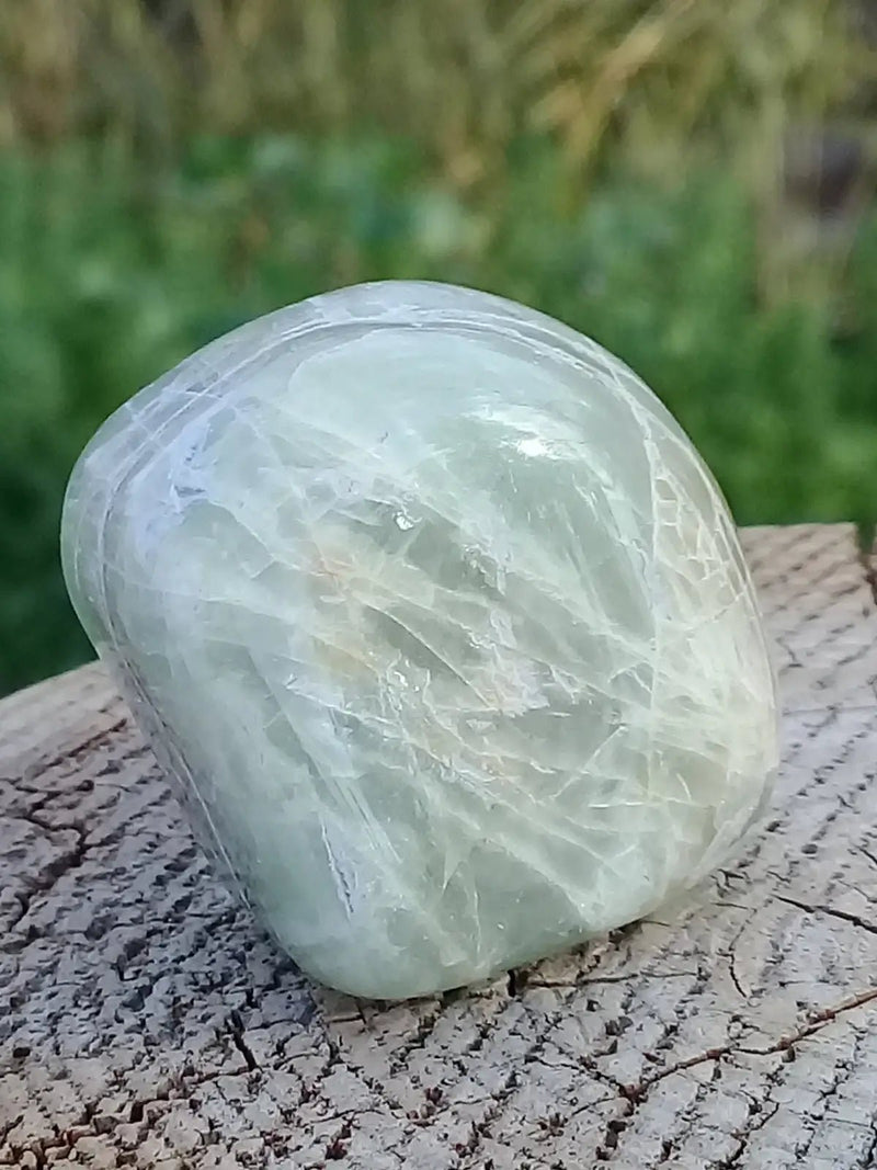 Load image into Gallery viewer, Aigue marine pierre roulée Grade A ++++ Aigue marine pierre roulée
