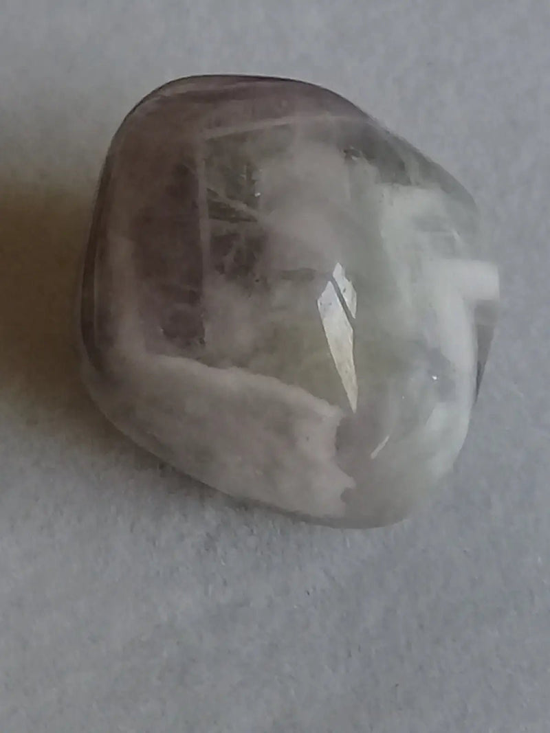 Load image into Gallery viewer, Amegreen ou Prasiolite Améthsye pierre roulée Grade A ++++ Amegreen ou Prasiolite Améthyste
