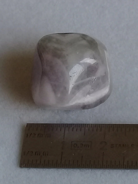 Amegreen ou Prasiolite Améthsye pierre roulée Grade A ++++ Amegreen ou Prasiolite Améthyste Dans la besace du p'tit Poucet   