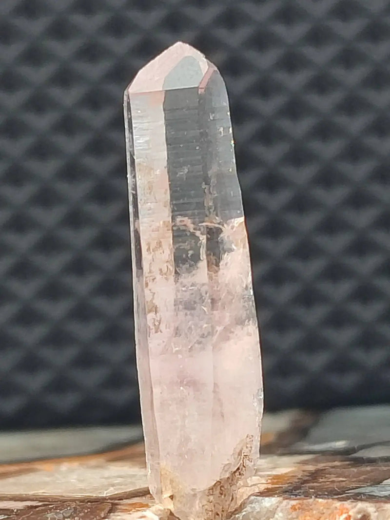 Load image into Gallery viewer, Améthyste de Véra Cruz Mexique - Pointe brute naturelle - Grade Premium Améthyste de Véra Cruz Mexique
