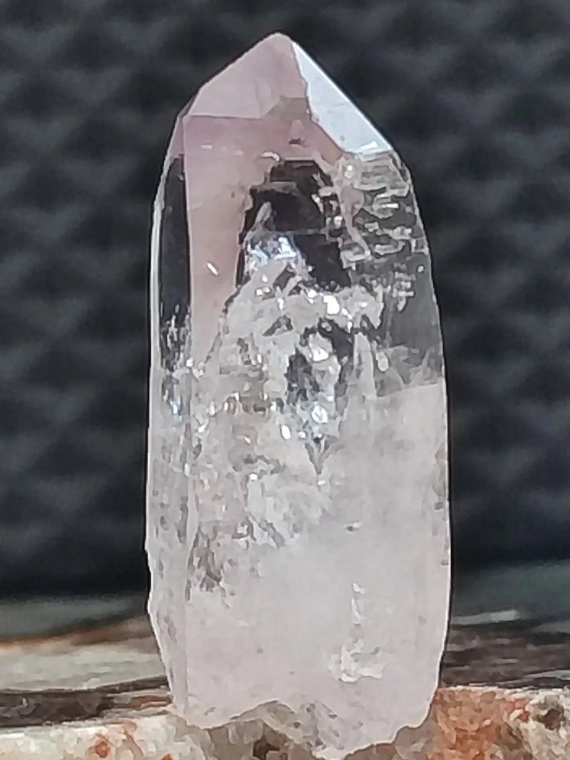 Load image into Gallery viewer, Améthyste de Véra Cruz Mexique - Pointe brute naturelle - Grade Premium Améthyste de Véra Cruz Mexique
