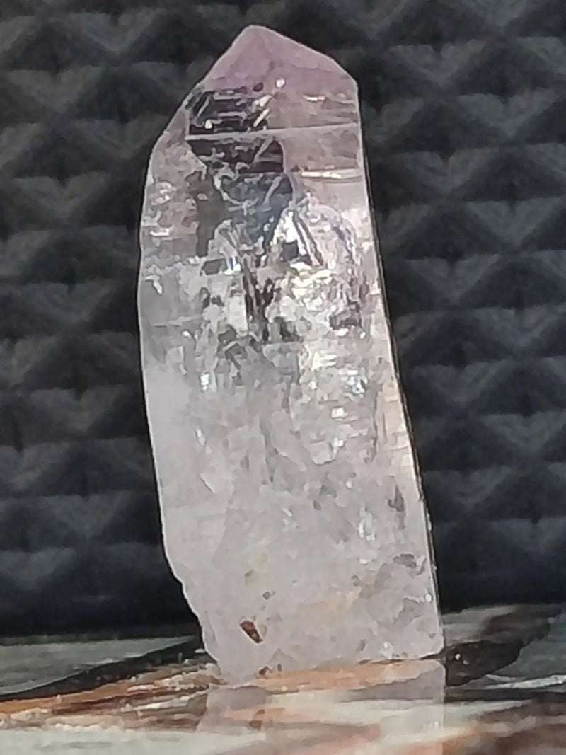 Load image into Gallery viewer, Améthyste de Véra Cruz Mexique - Pointe brute naturelle - Grade Premium Améthyste de Véra Cruz Mexique
