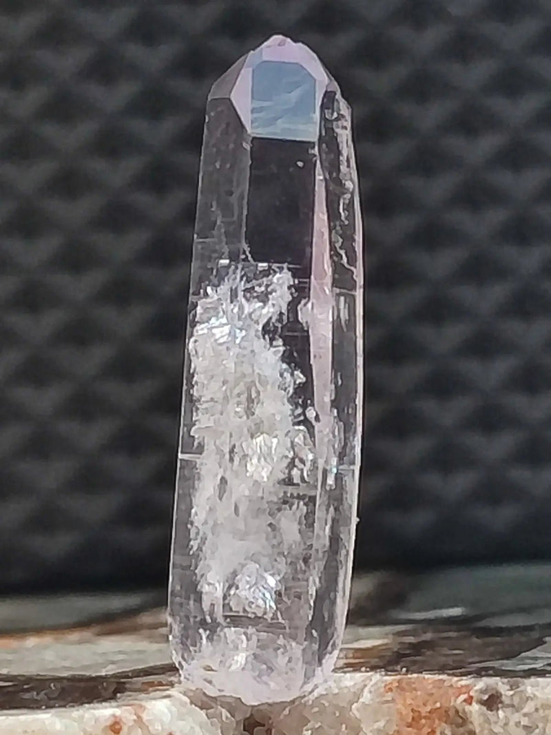 Load image into Gallery viewer, Améthyste de Véra Cruz Mexique - Pointe brute naturelle - Grade Premium Améthyste de Véra Cruz Mexique
