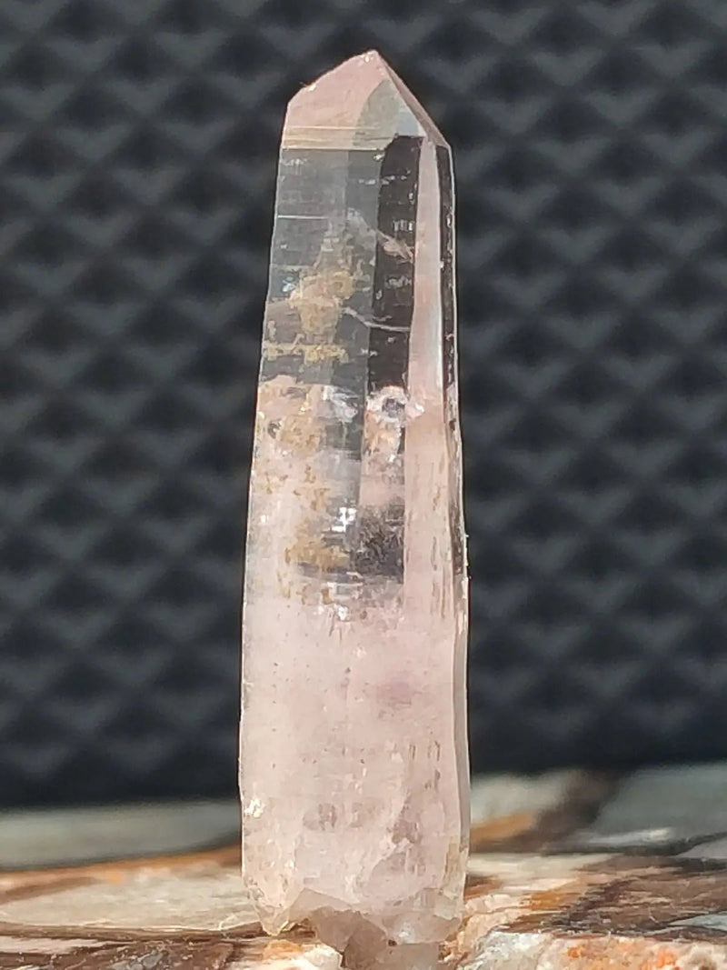 Load image into Gallery viewer, Améthyste de Véra Cruz Mexique - Pointe brute naturelle - Grade Premium Améthyste de Véra Cruz Mexique
