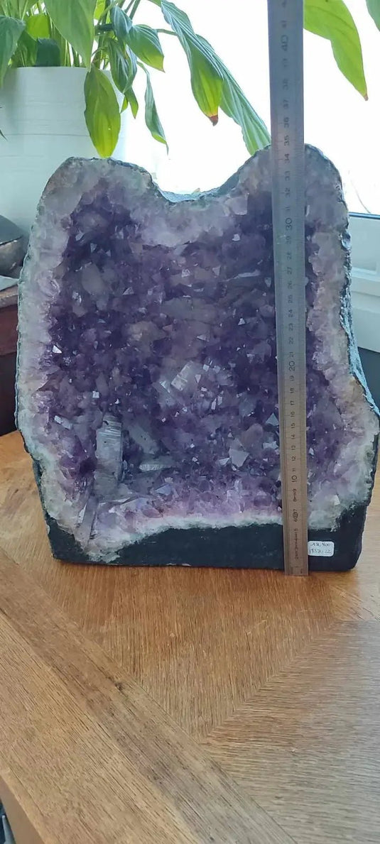 Améthyste du Brésil - Géode - Grade Prémium - Dim en cm: 35 x 28 x 20/ 18.900kg Géode d’Améthyste du Brésil