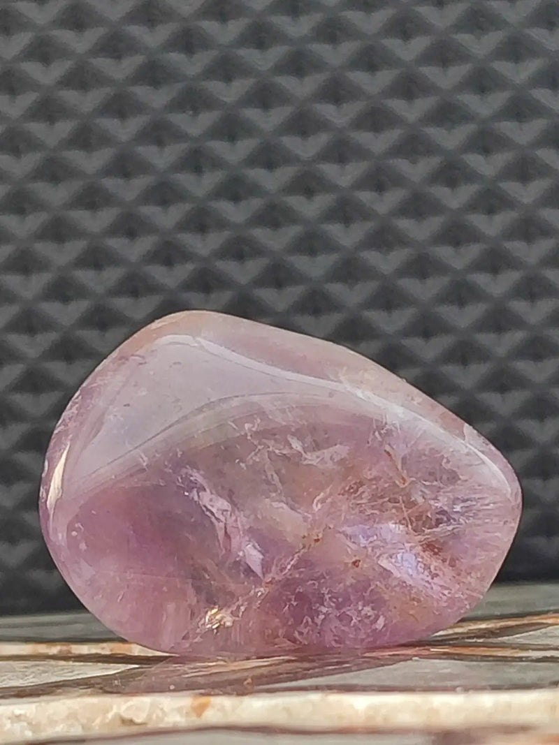 Chargez l&#39;image dans la visionneuse de la galerie, Améthyste du Brésil - Pierre roulée Taille Moyenne - Grade Prémium Améthyste du Brésil pierre roulée
