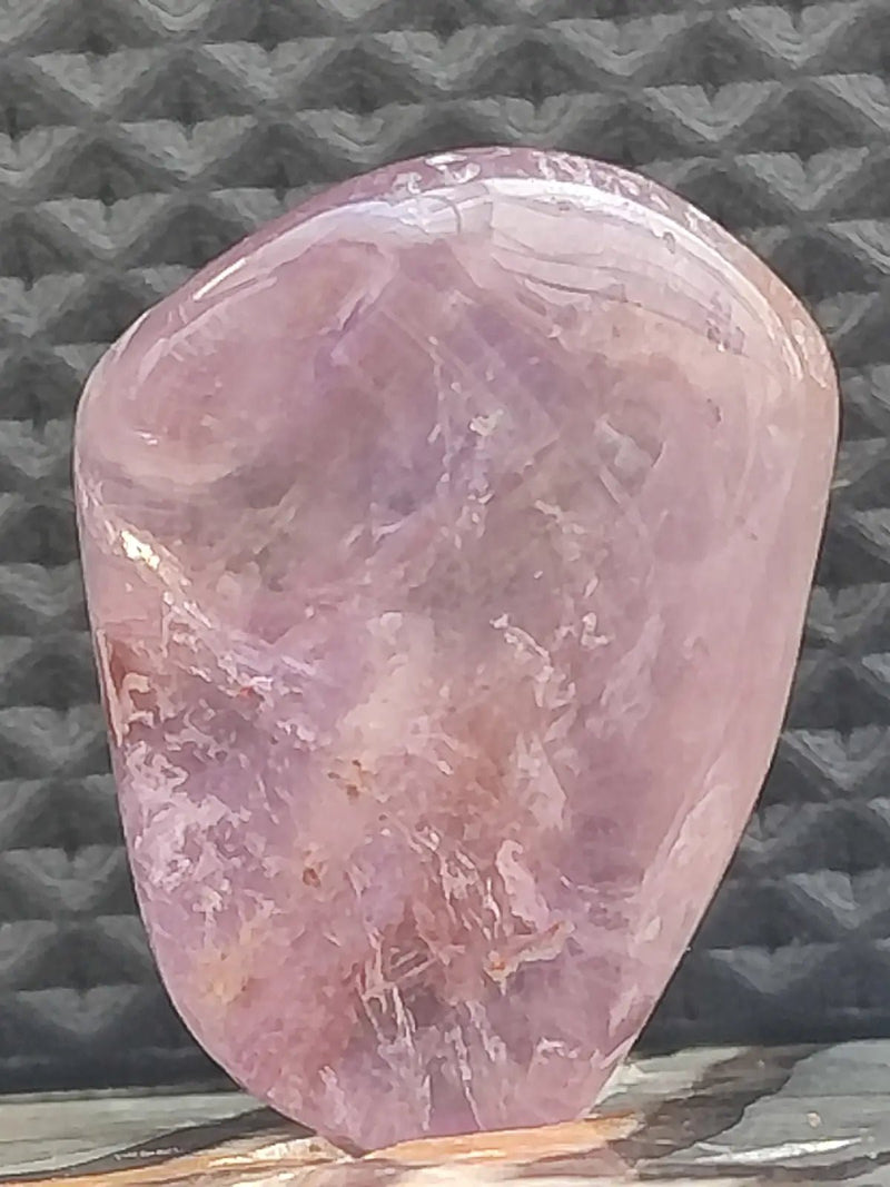 Chargez l&#39;image dans la visionneuse de la galerie, Améthyste du Brésil - Pierre roulée Taille Moyenne - Grade Prémium Améthyste du Brésil pierre roulée
