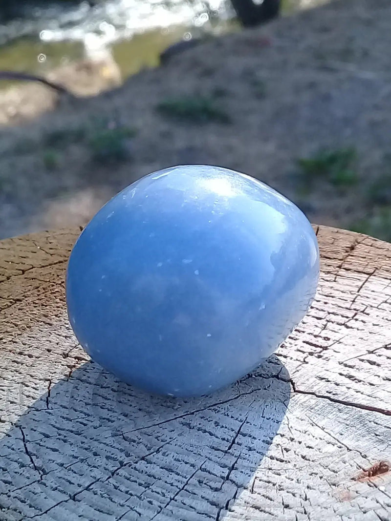 Load image into Gallery viewer, Angélite galet 4,2 X 3,5 X 3cm Grade A ++++ Angélite galet
